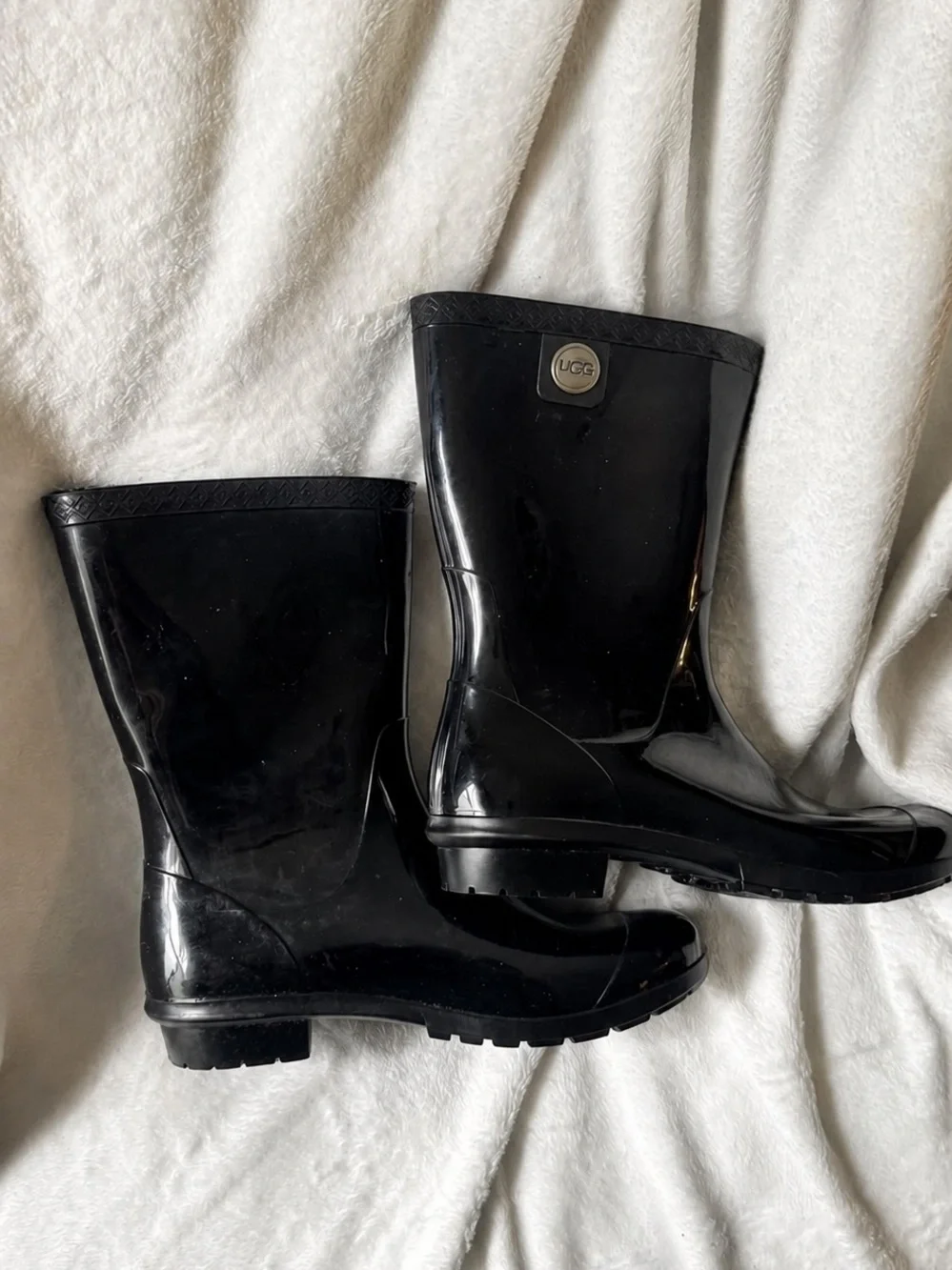 UGG Sienna Black Glossy Waterproof Mid-Calf Rain Boots Women’s Size 8